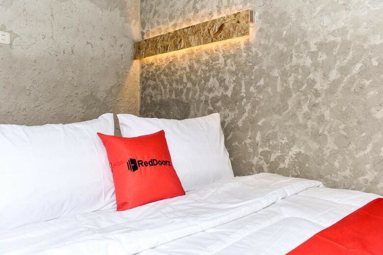 Hotel Reddoorz Plus @ Kemayoran