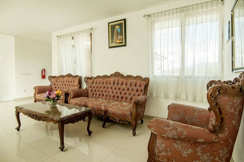 Hotel Oyo 882 Puri Gevana Guest House