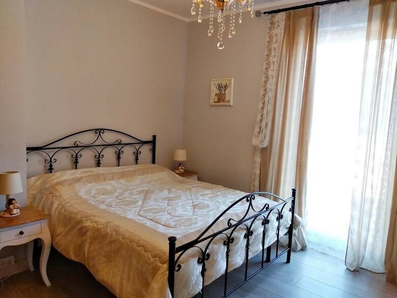 B&B Elena
