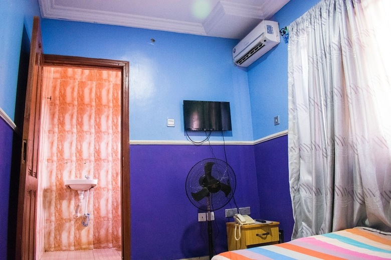 Hotel White Rose Suites