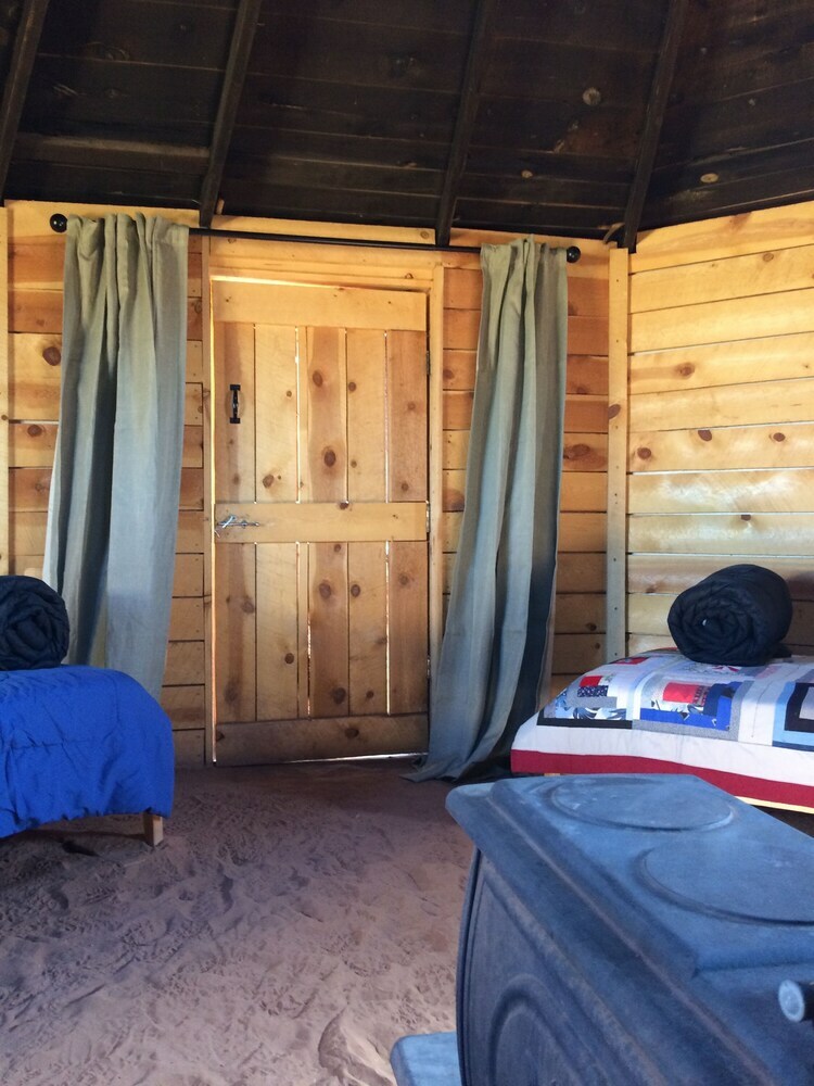 Shash Dine' Ecoretreat