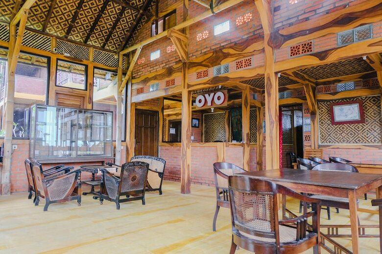 Hostal Oyo 774 Villa 007 Sengkaling