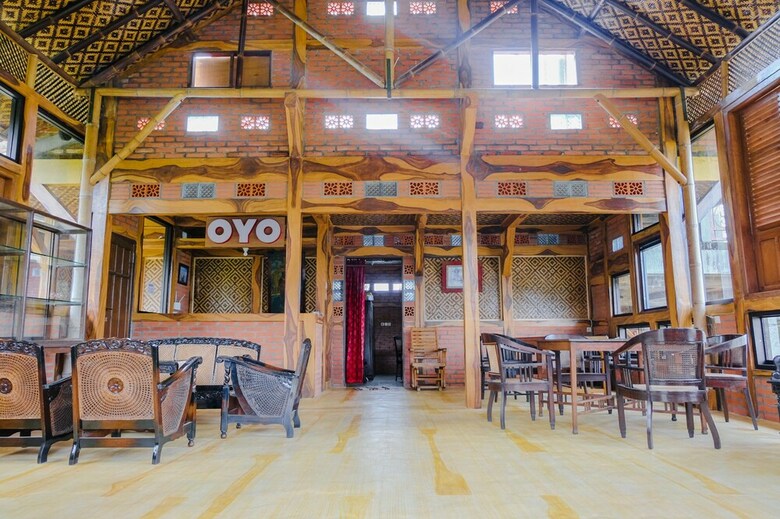 Hostal Oyo 774 Villa 007 Sengkaling