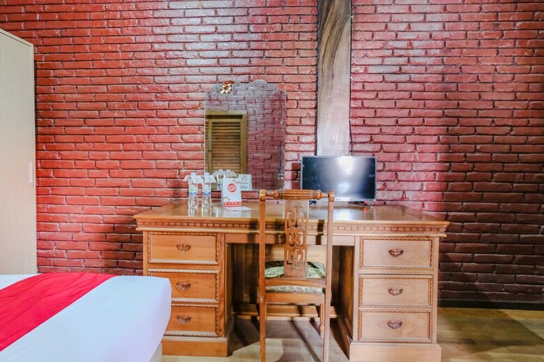 Hostal Oyo 774 Villa 007 Sengkaling