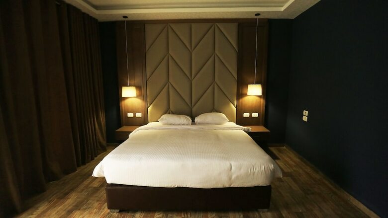 Byoot Bay Hotel & Resort