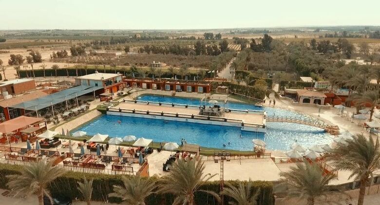 Byoot Bay Hotel & Resort