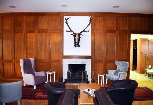 Hotel Hunting House