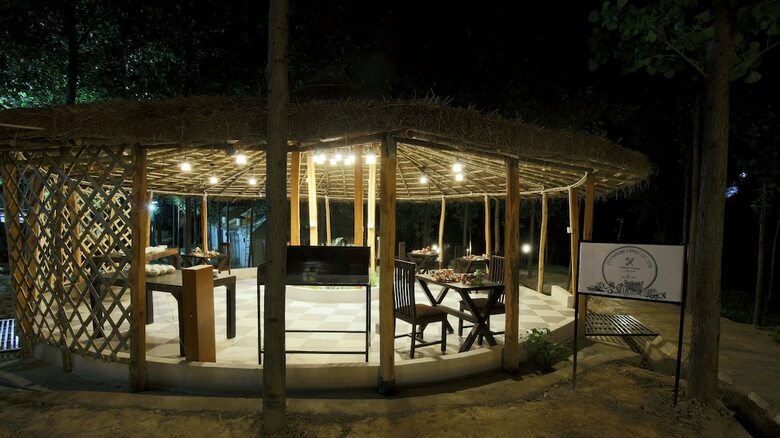 Hotel Dev Bhoomi Farms & Cottages