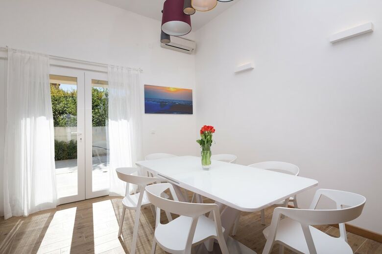 Stunning Villa Sofia With Heated Pool In Split Hinterland