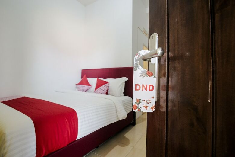 Hotel Oyo 659 Kost And Home Stay Wisma Mulia