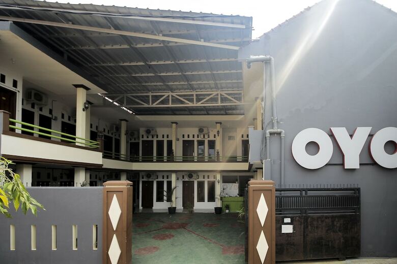 Hotel Oyo 659 Kost And Home Stay Wisma Mulia