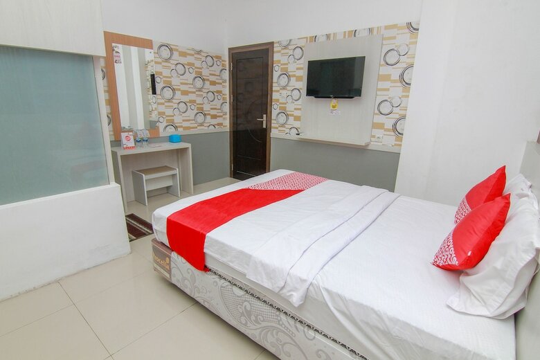 Oyo 861 R Four Hotel