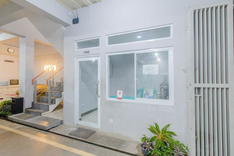 Hotel Oyo 871 Aira Costel