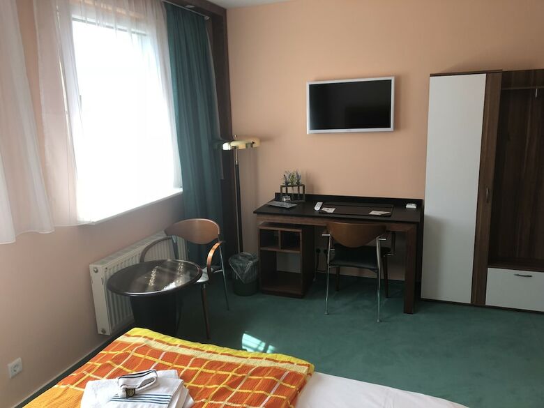 Apart Pension Plaue