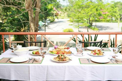 Hotel Golden Land Resort