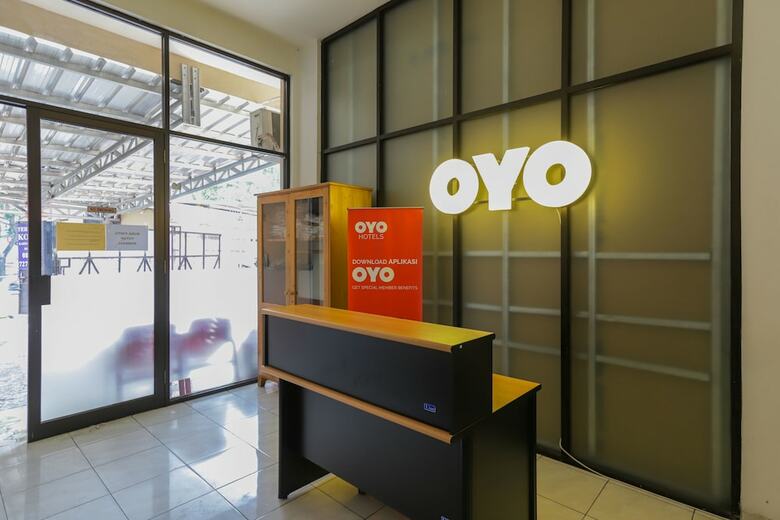 Hotel Oyo 866 Idola Residence