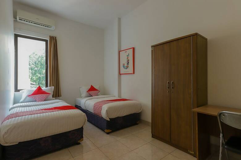 Hotel Oyo 866 Idola Residence