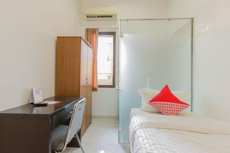 Hotel Oyo 866 Idola Residence