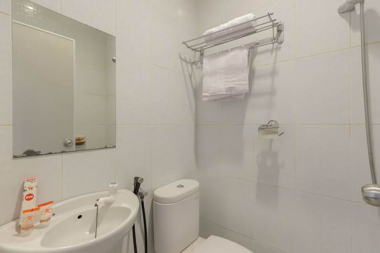 Hotel Oyo 866 Idola Residence