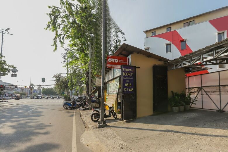 Hotel Oyo 866 Idola Residence