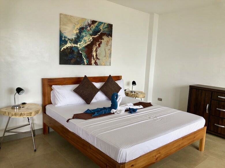 Hotel Sunset Cove Beach & Dive Resort
