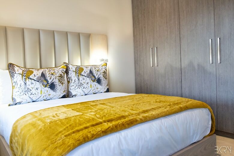 Apartamentos Hydepark Executive