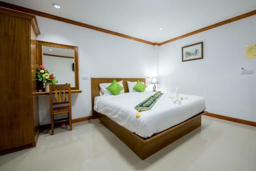 Thatphanom View Hotel