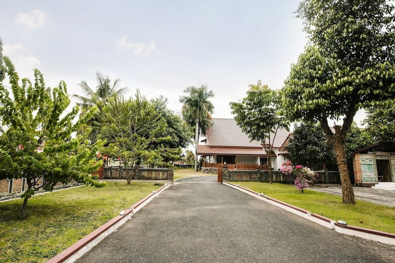 Hotel Oyo 986 Authentic Osing Homestay