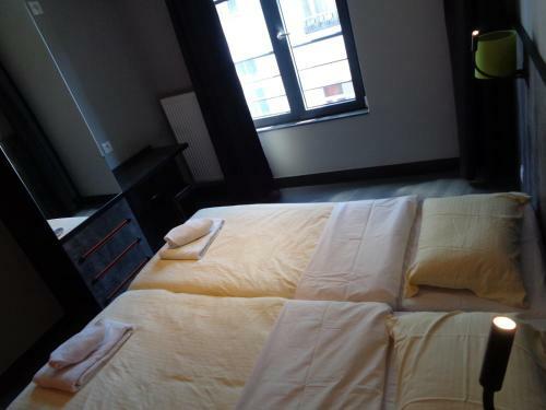 Brxxl 5 City Centre Hostel