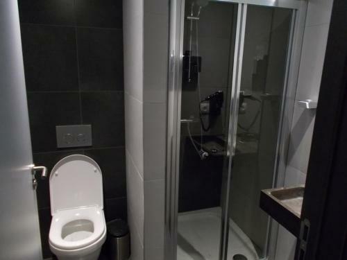 Brxxl 5 City Centre Hostel