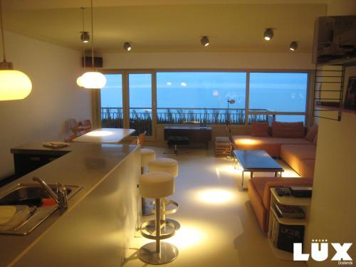 Lux Skyline Sea-view Apartments
