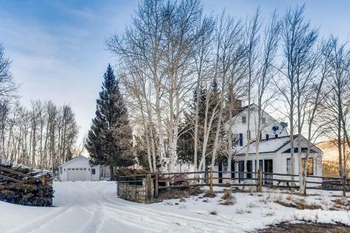 County Road Home 1761