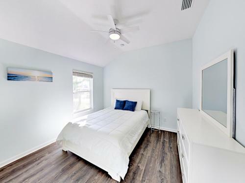 516 Boating Club Home