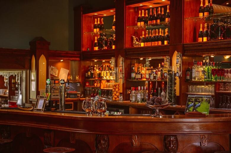 Posada Waterford Castle Lodges