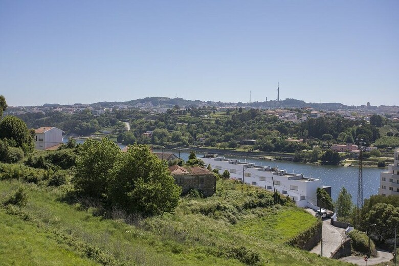 Liiiving - Luxury River View Apartments