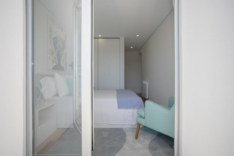 Liiiving - Luxury River View Apartments