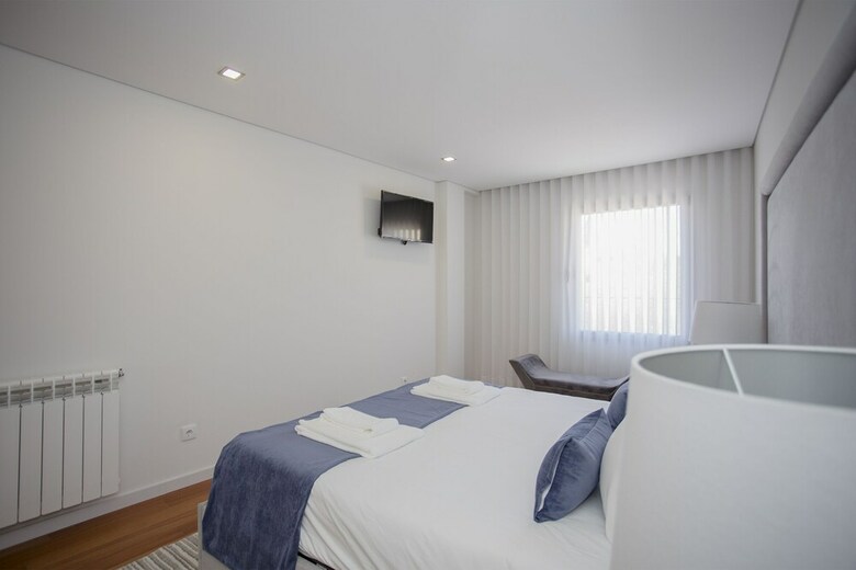 Liiiving - Luxury River View Apartments