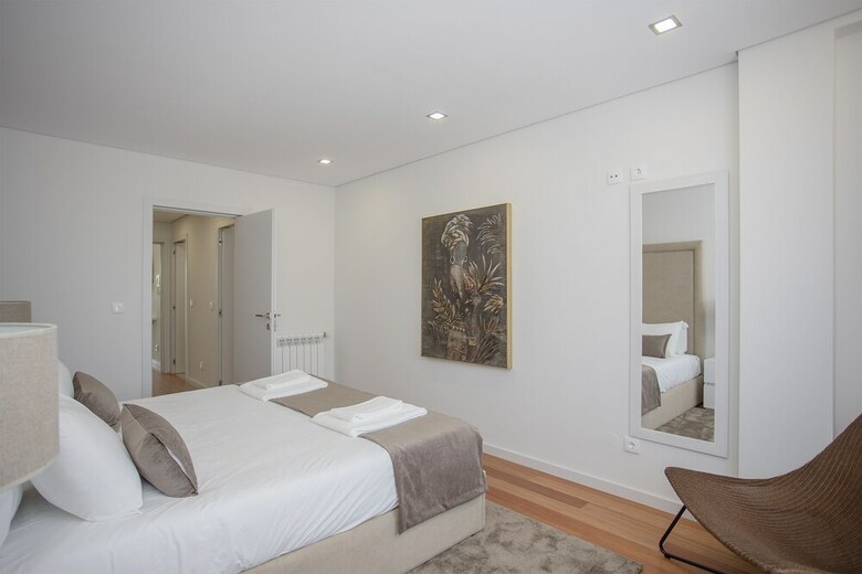 Liiiving - Luxury River View Apartments