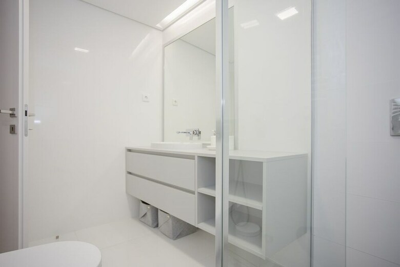 Liiiving - Luxury River View Apartments