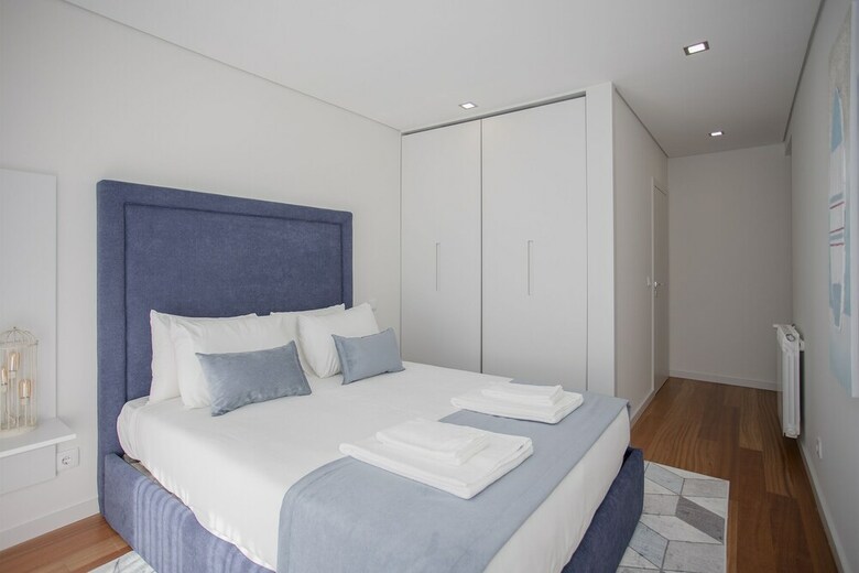 Liiiving - Luxury River View Apartments