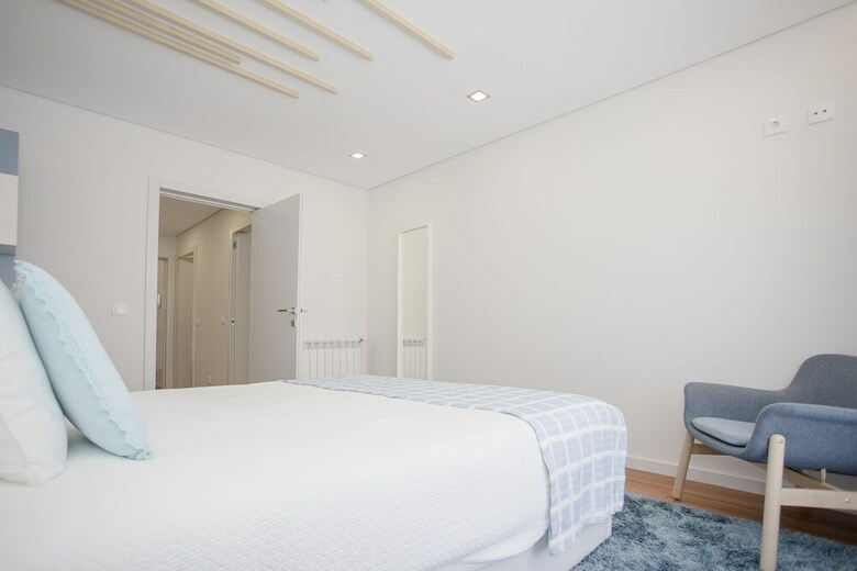 Liiiving - Luxury River View Apartments
