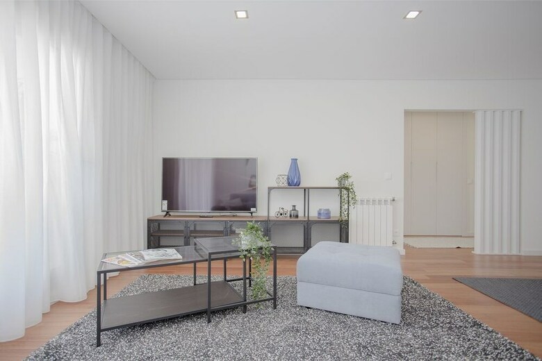 Liiiving - Luxury River View Apartments