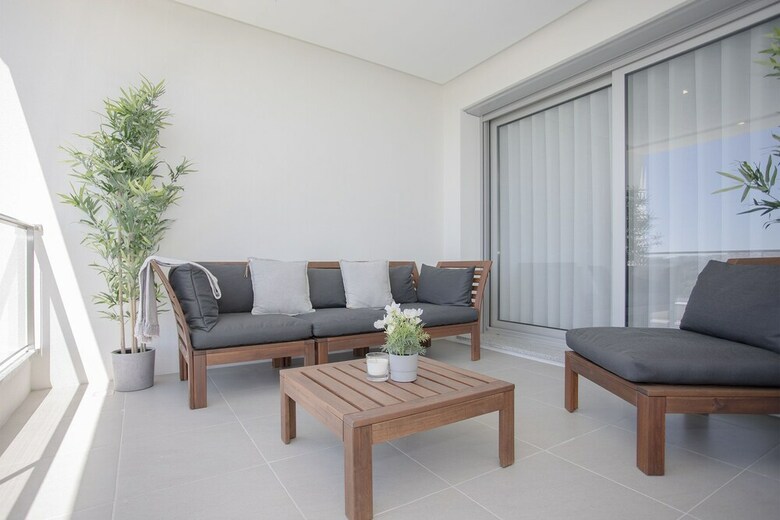 Liiiving - Luxury River View Apartments
