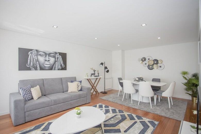 Liiiving - Luxury River View Apartments