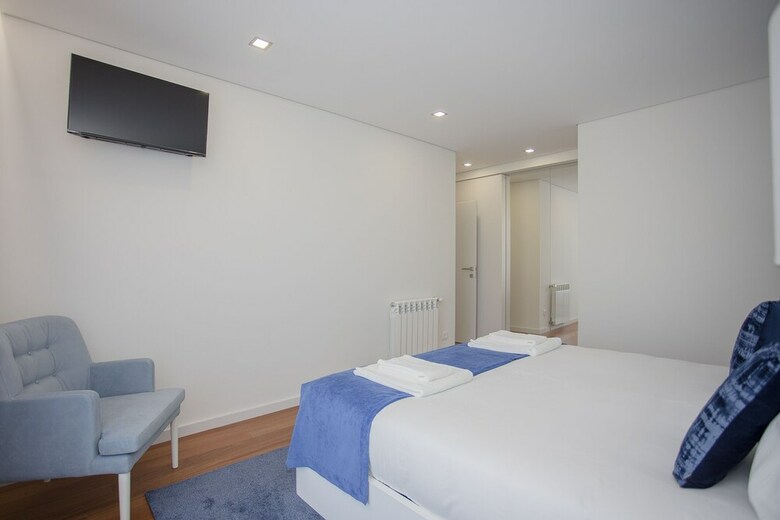 Liiiving - Luxury River View Apartments