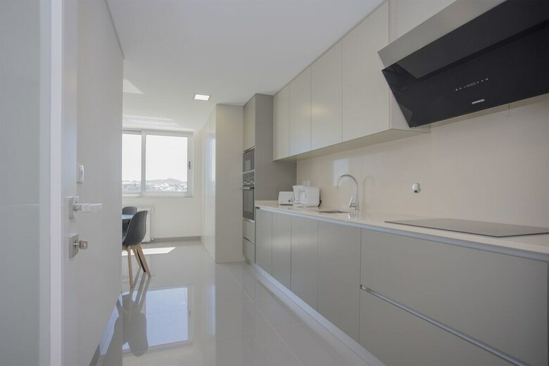 Liiiving - Luxury River View Apartments