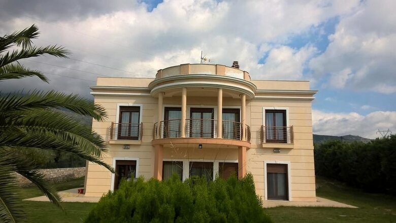 Luxury Villa Thea