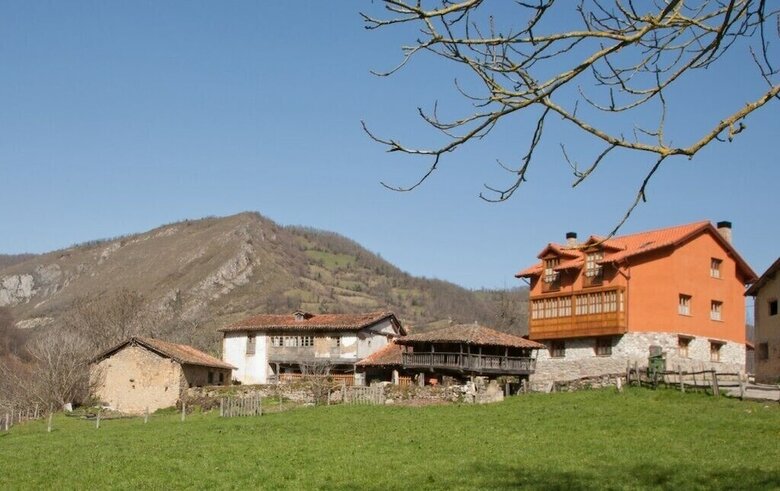 Apartamentos Rurales Valdecarzana