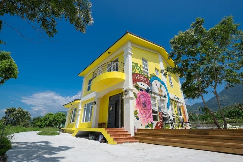 Bed & Breakfast Straybirds Bnb