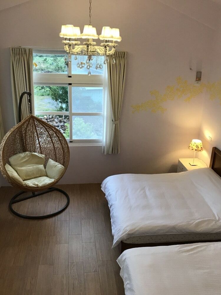 Bed & Breakfast Straybirds Bnb